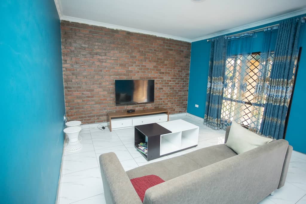 Brick-Accent Lounge